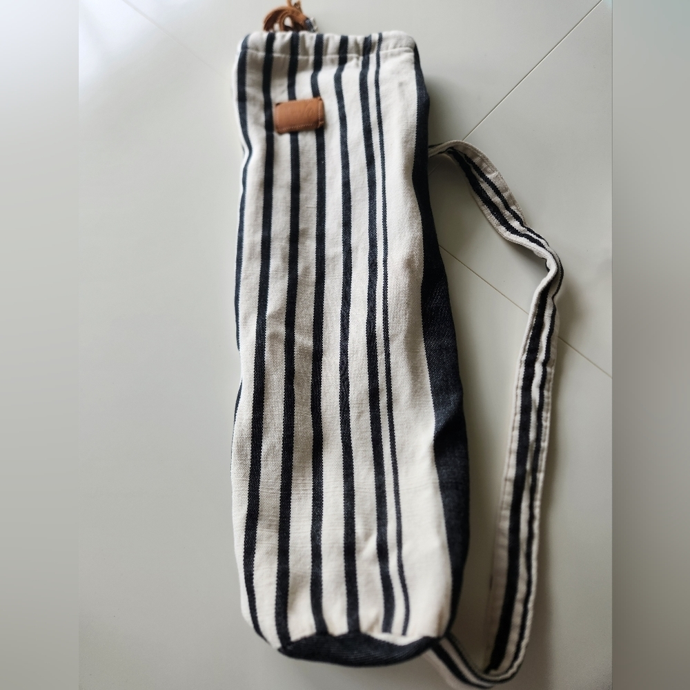 Sseko Designs Yoga Bag in Woven Stripe